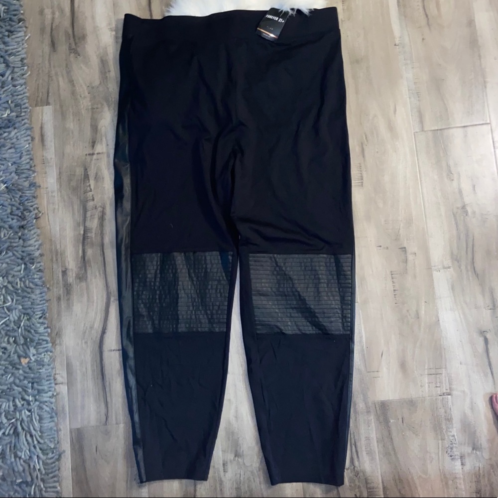 ⚫️ NWT LEGGINGS ⚫️